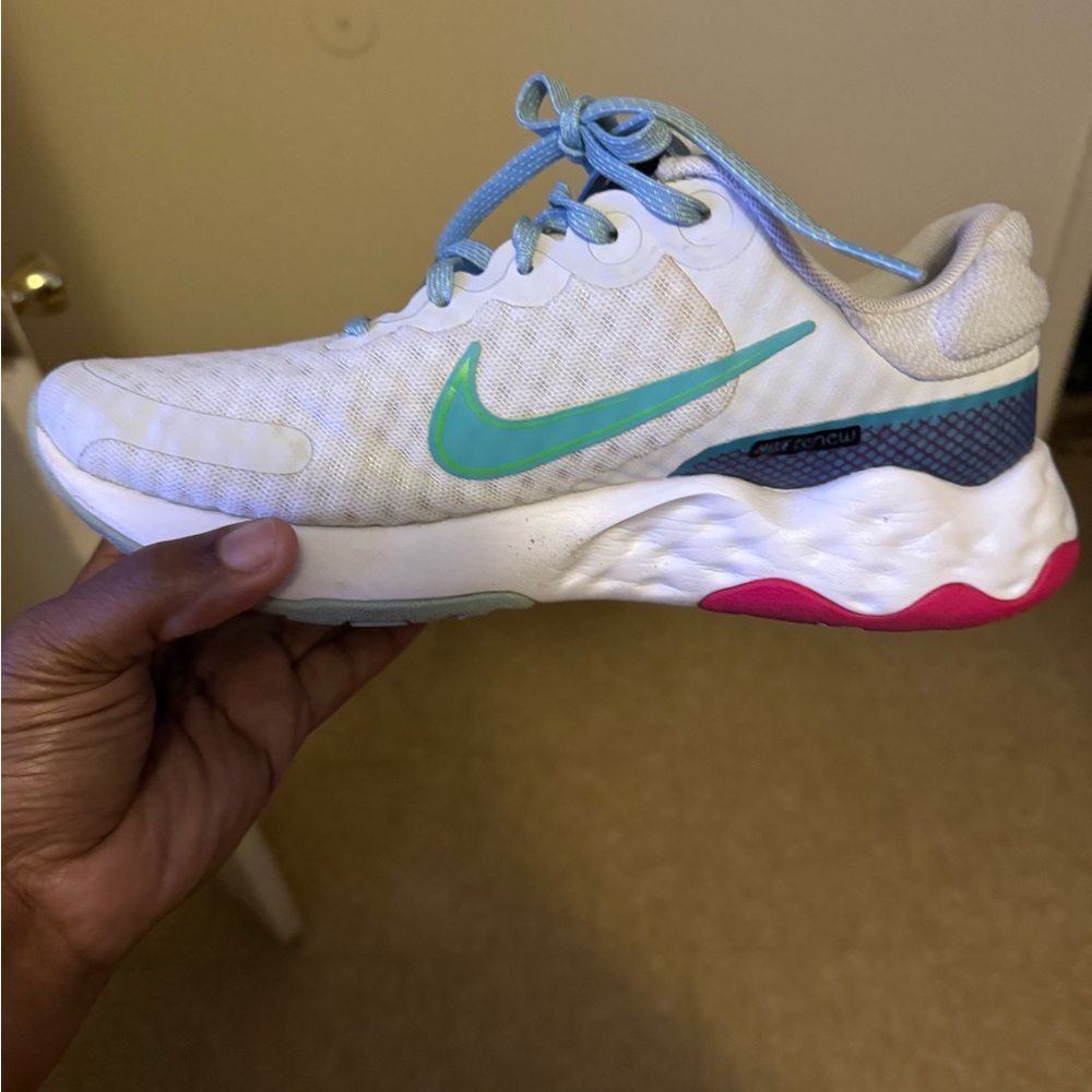 Shoes - Picture 5 of 6